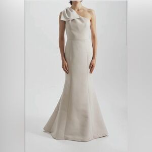 Amsale white Gown with Elegant Design